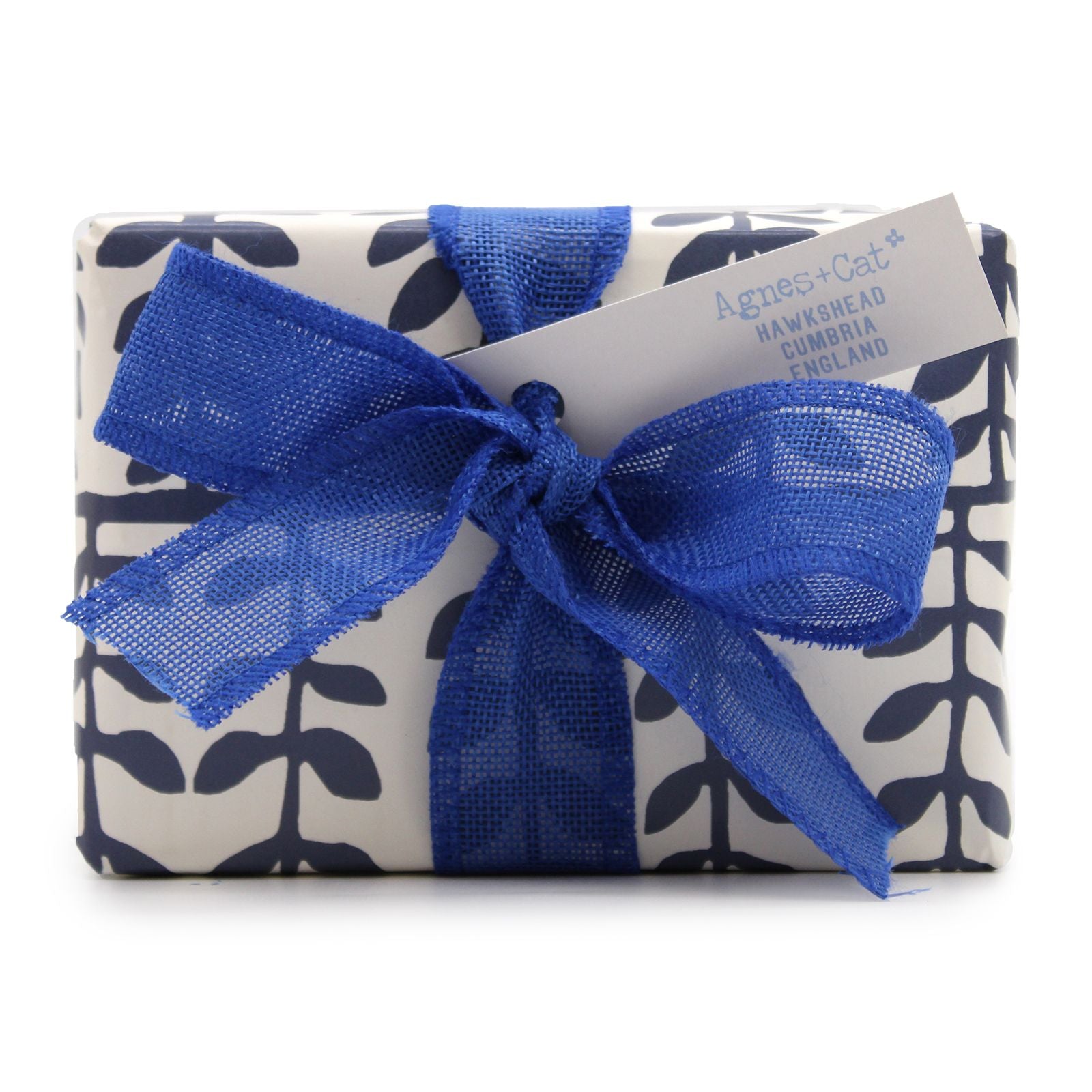 Caja Regalo con Vela “Violeta de Parma” y Bombas de Baño Sal Marina & Muñeca Azul